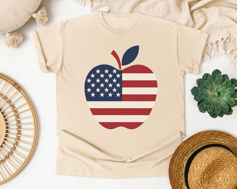 Patriotic Flag Apple graphic tee in Ivory