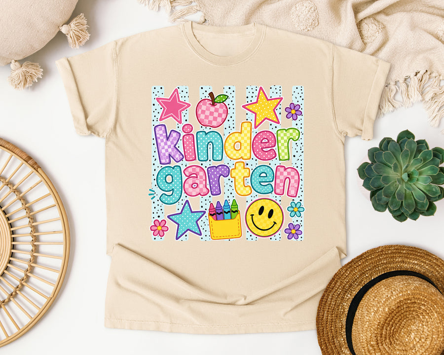 Kindergarten Crayons Smiley graphic tee in Ivory
