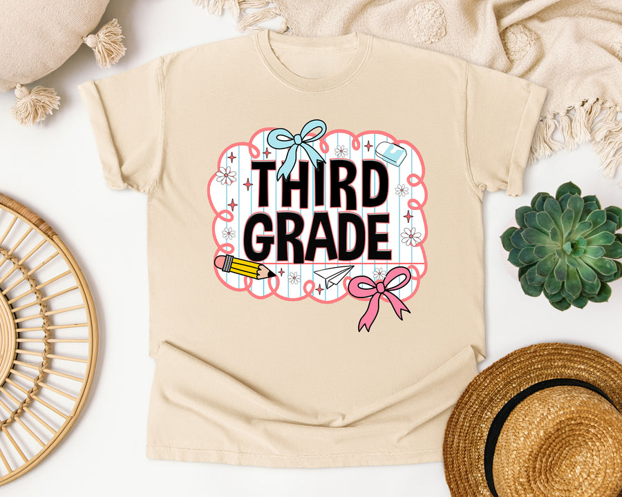 Third Grade Scallop Bow graphic tee in Ivory
