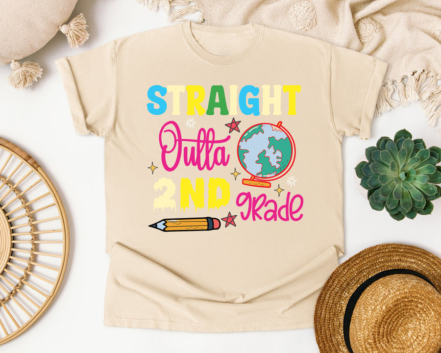 Straight Outta 2nd Grade Globe graphic tee in Ivory
