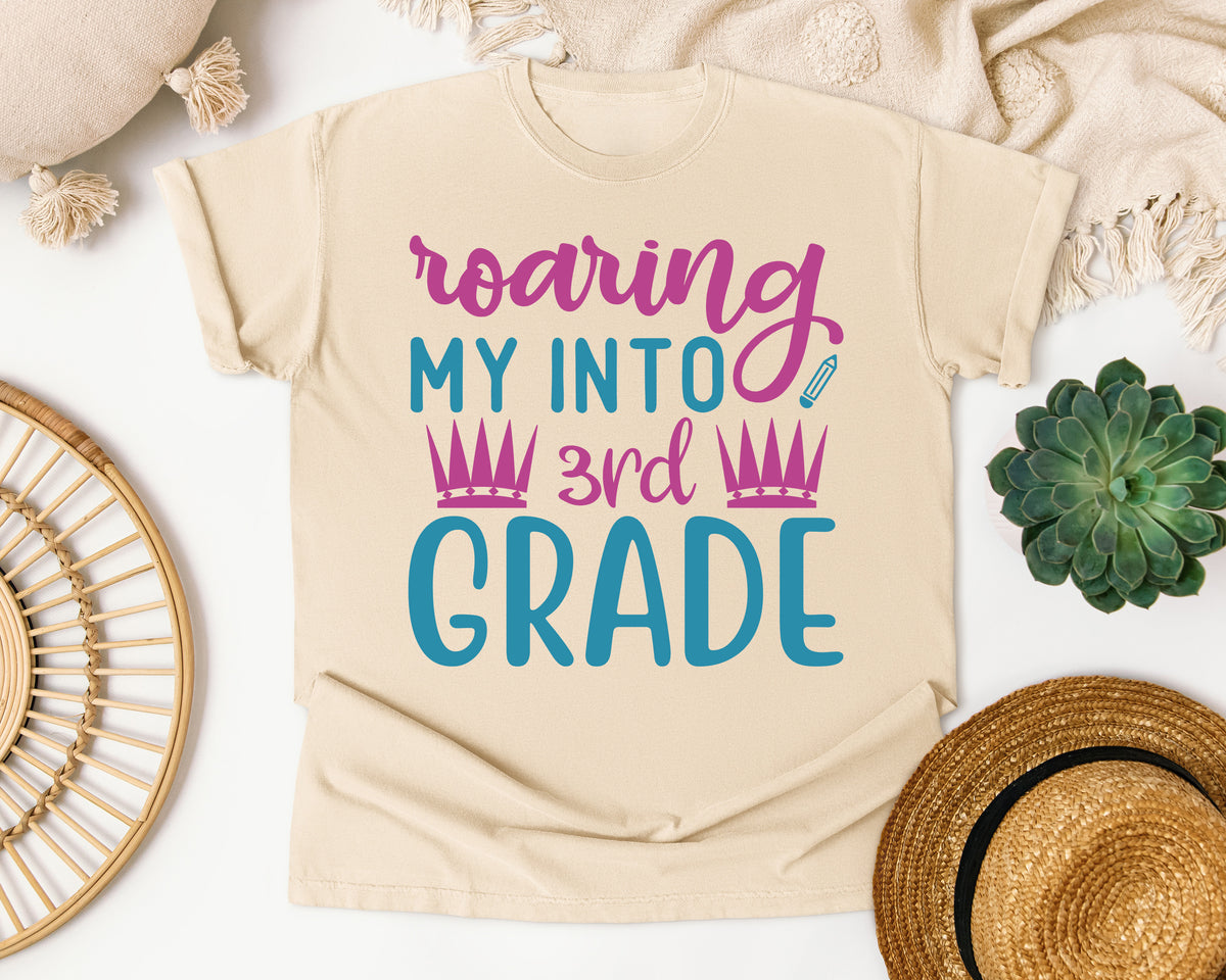 Roaring My Into 3rd Grade graphic tee in Ivory