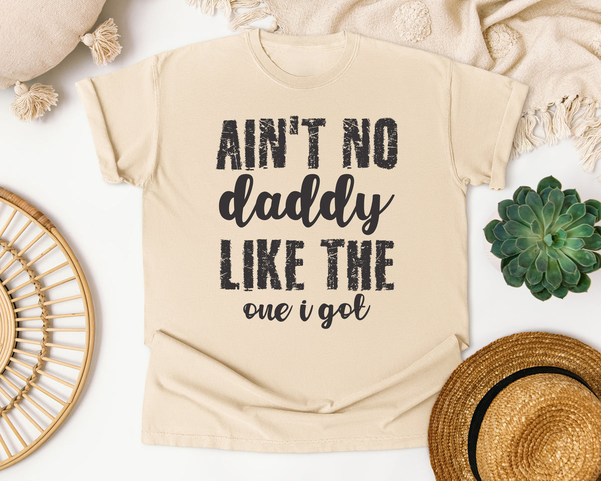 Ain't No Daddy Like The One I Got Brown graphic tee in Ivory