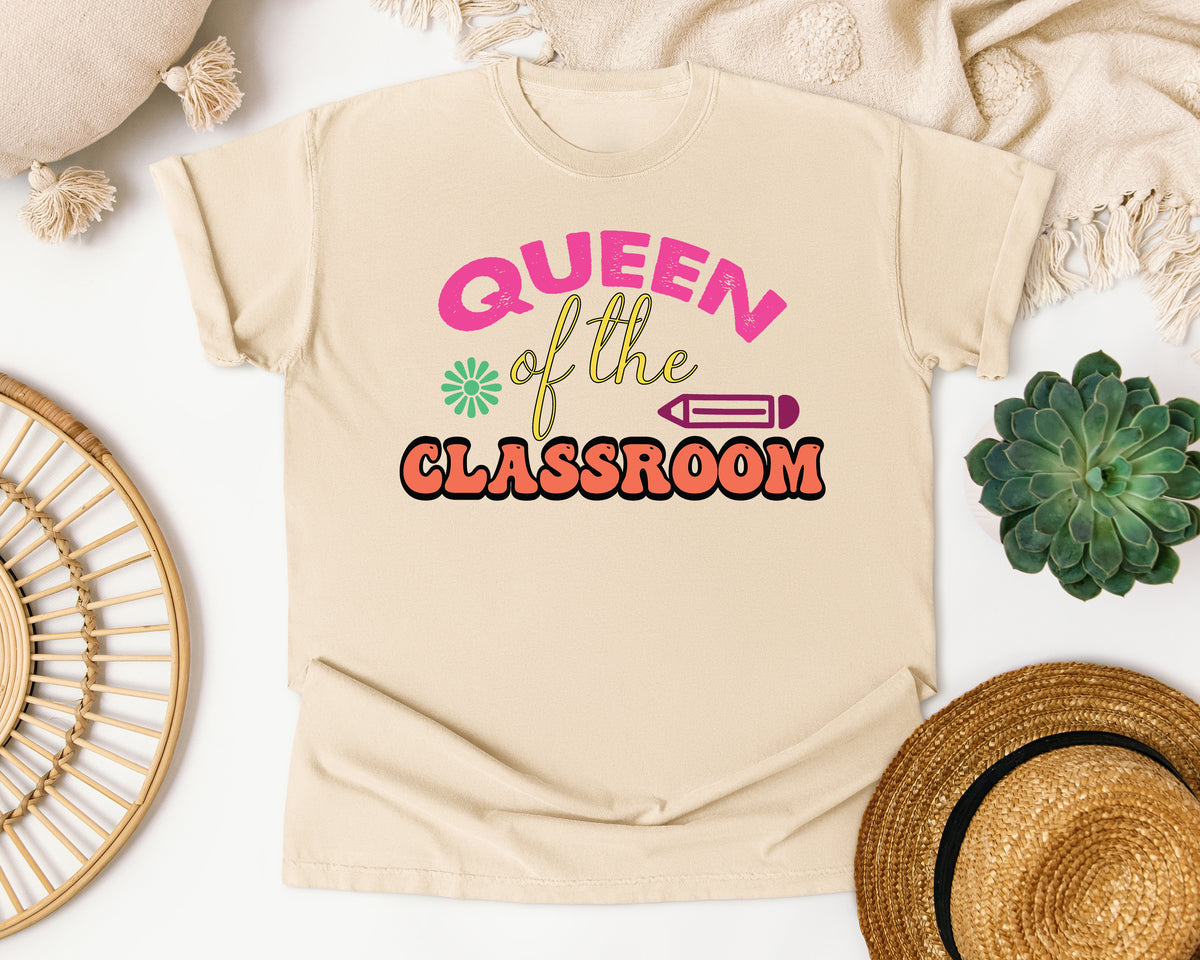 Queen Of The Classroom Retro graphic tee in Ivory