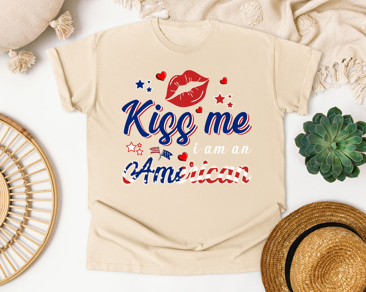 Kiss Me I Am An American graphic tee in Ivory