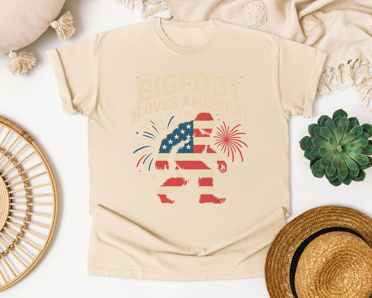 Bigfoot Loves America graphic tee in Ivory