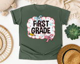 First Grade Scallop Bow graphic tee in Moss