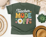 Teacher Mode Off Daisy graphic tee in Moss