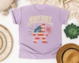 Bigfoot Loves America graphic tee in Orchid