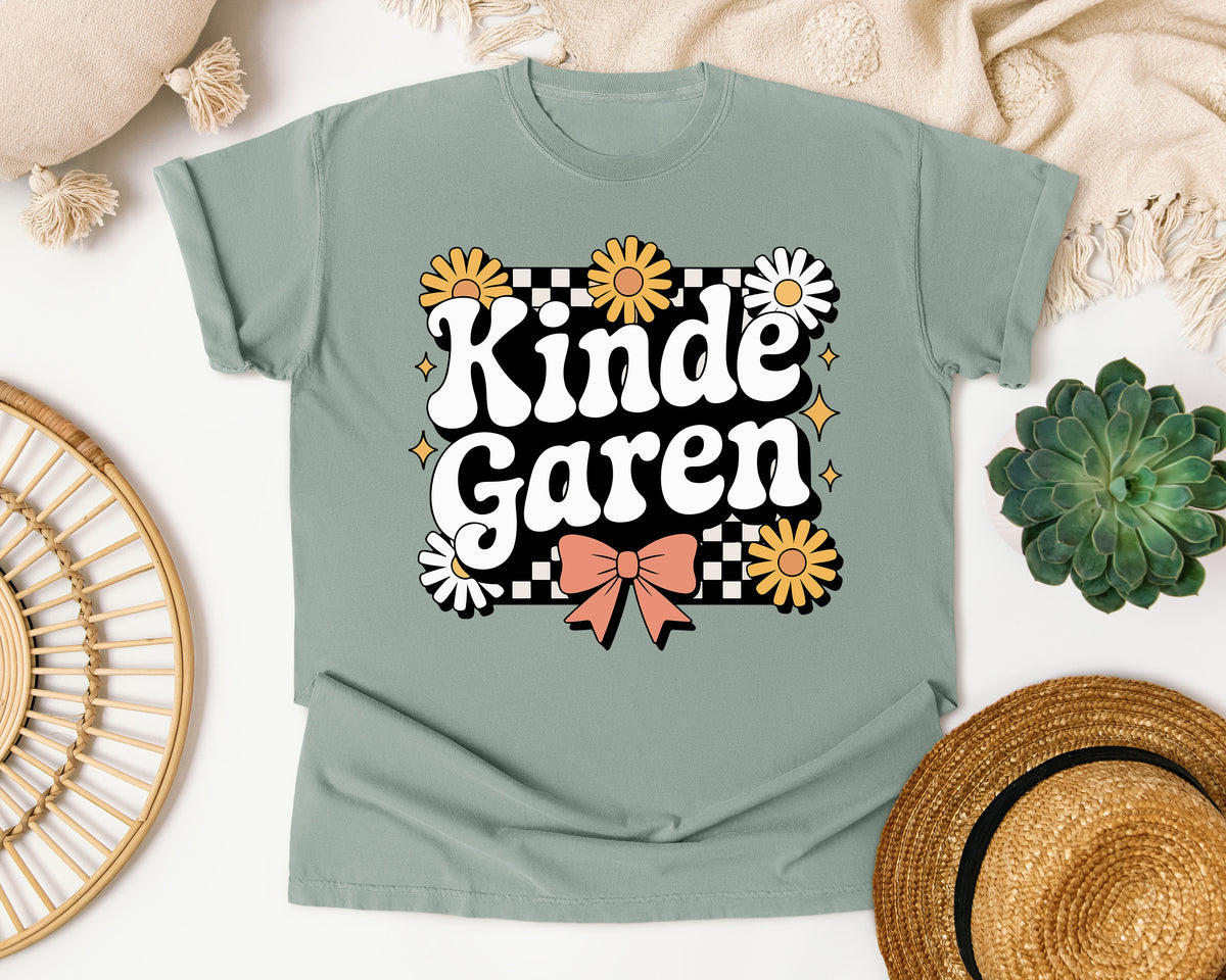 Kindergarten Daisy Bow in Bay Comfort Colors 1717 tee